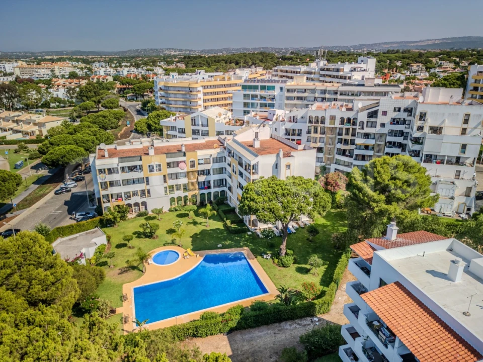 Apartamento T3 para Venda em Quarteira Foto 1