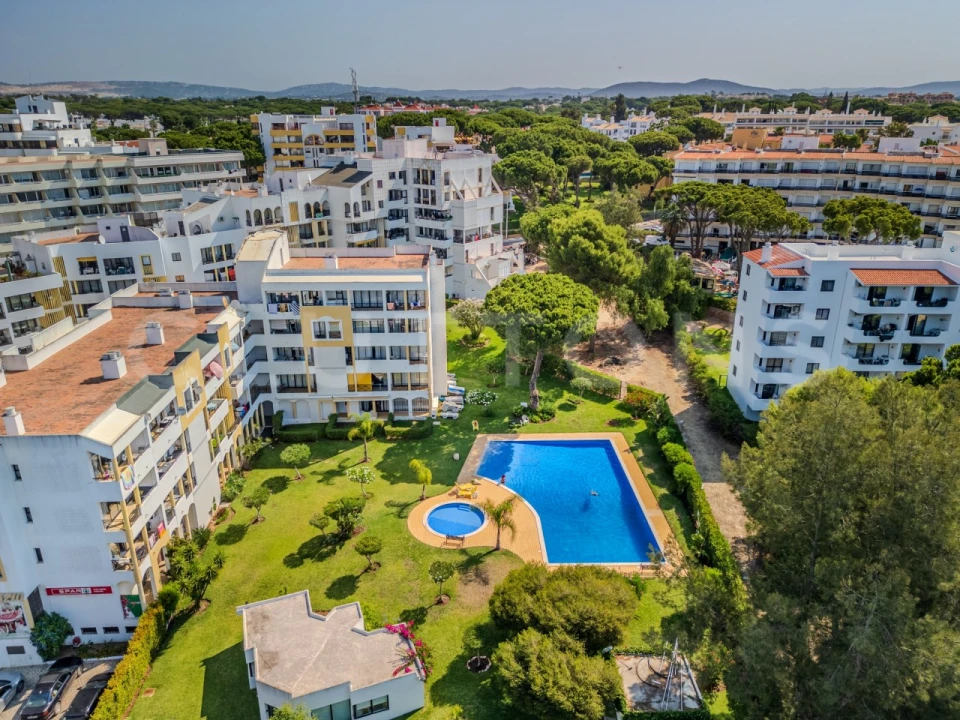 Apartamento T3 para Venda em Quarteira Foto 7