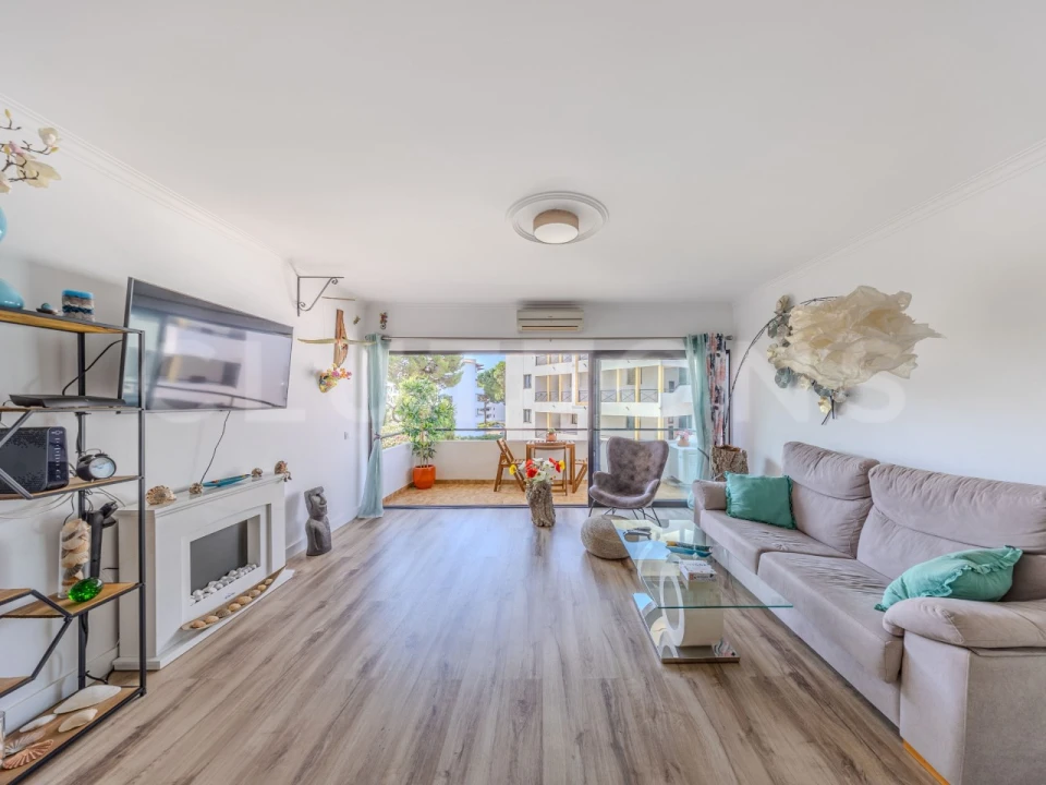 Apartamento T3 para Venda em Quarteira Foto 2