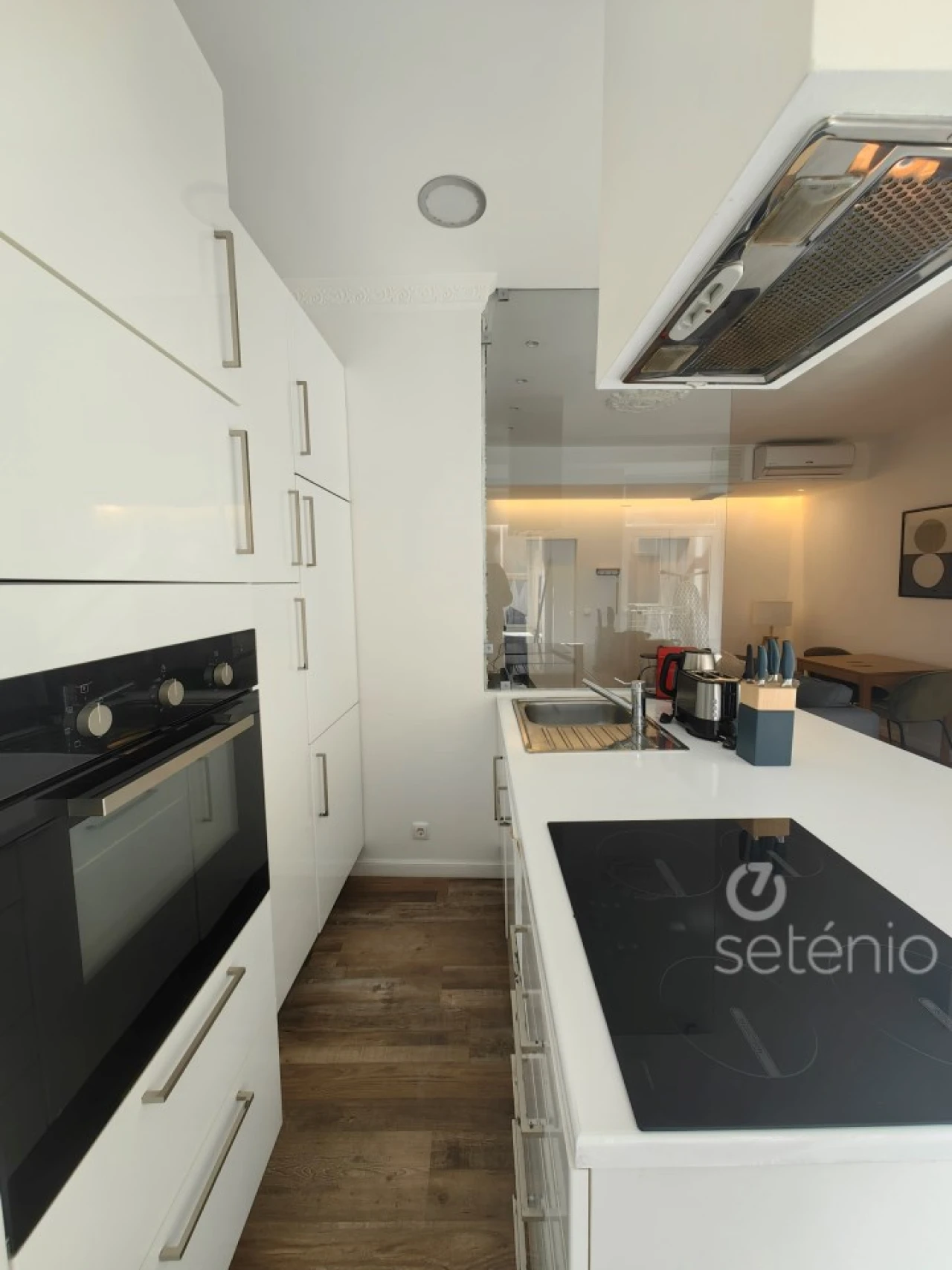 Apartamento T2 para Arrendamento em Santo António Foto 4