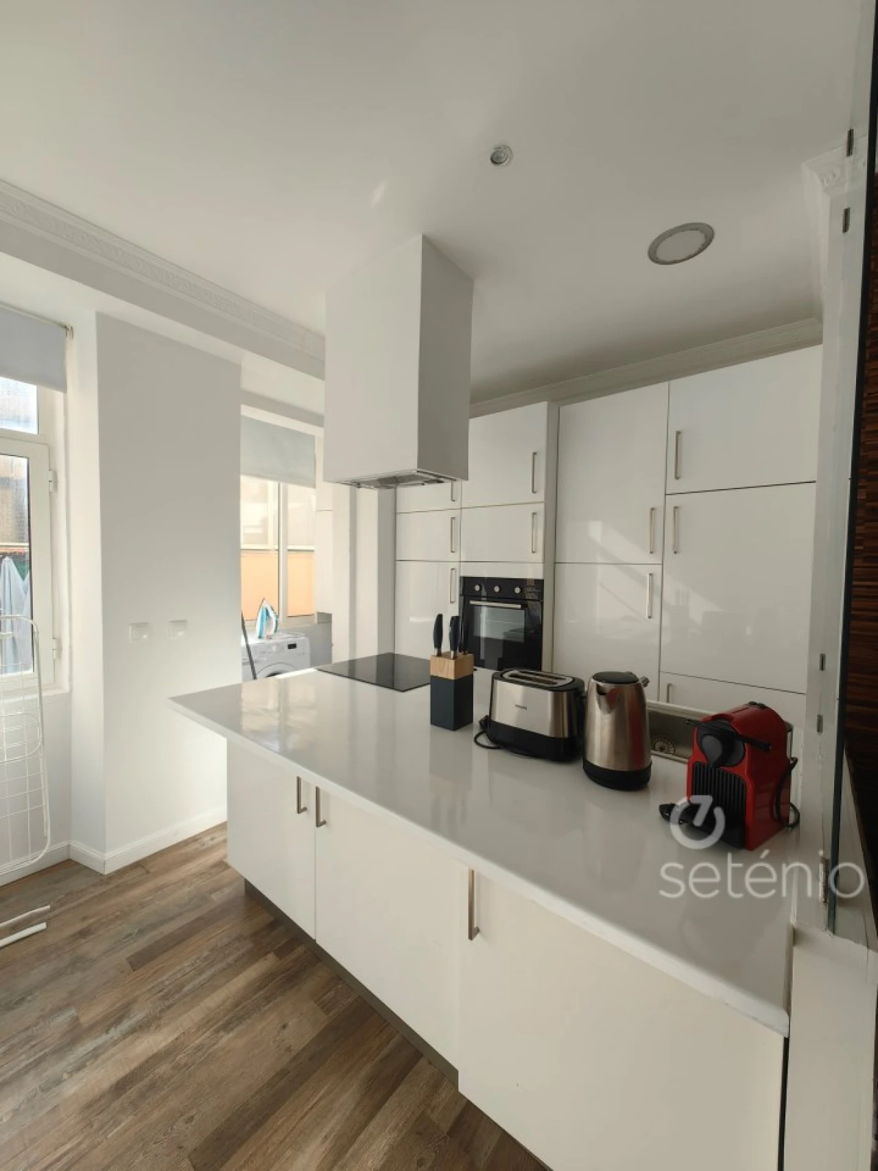 Apartamento T2 para Arrendamento em Santo António Foto 10