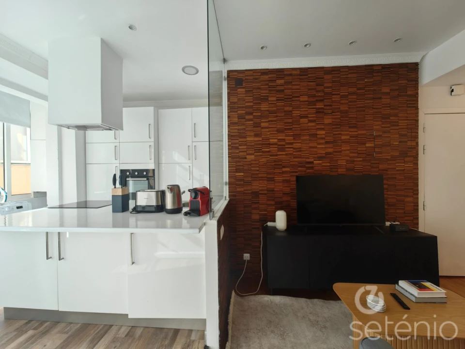 Apartamento T2 para Arrendamento em Santo António Foto 12