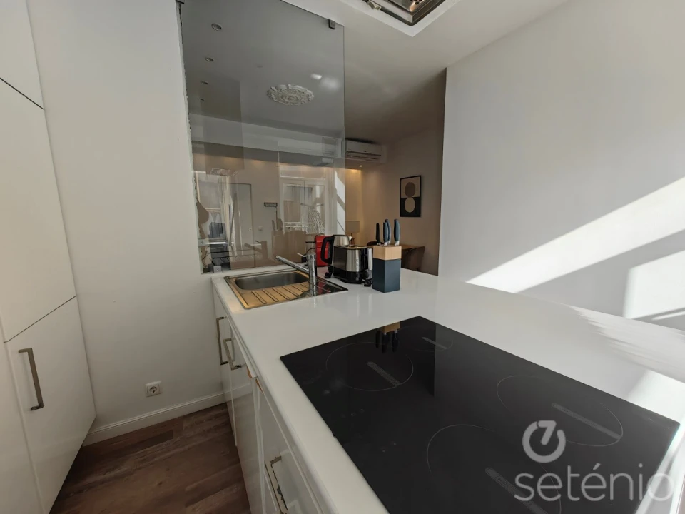 Apartamento T2 para Arrendamento em Santo António Foto 13