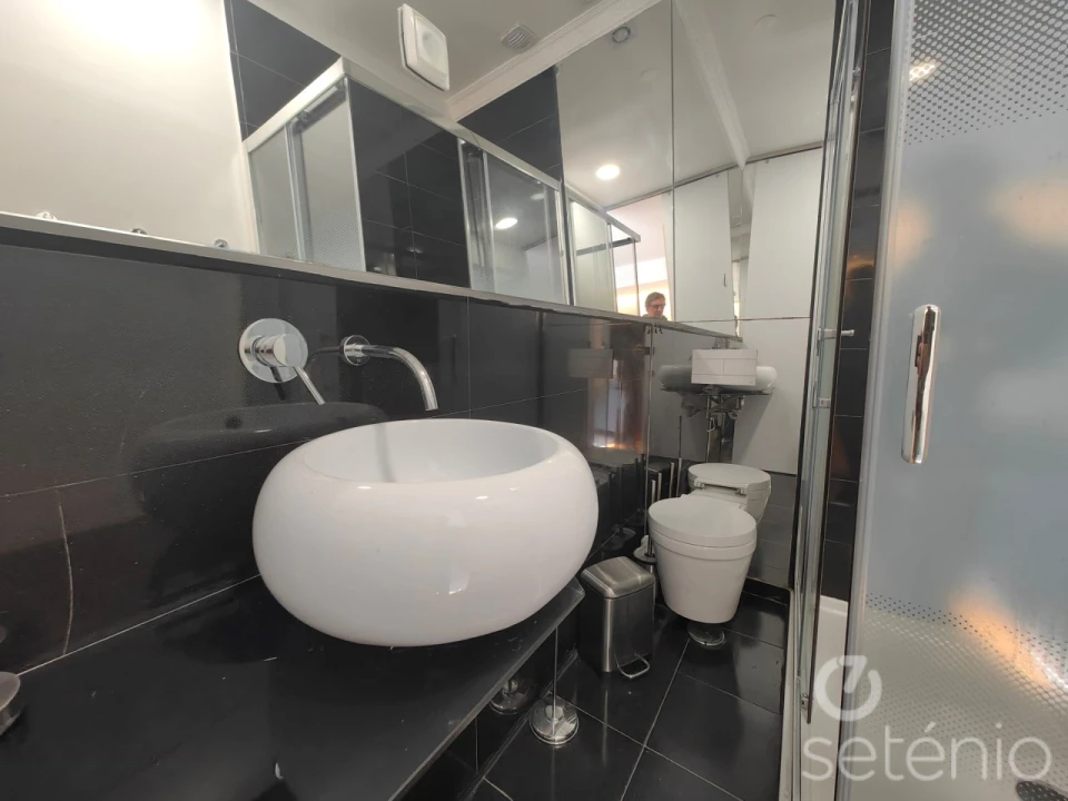 Apartamento T2 para Arrendamento em Santo António Foto 14