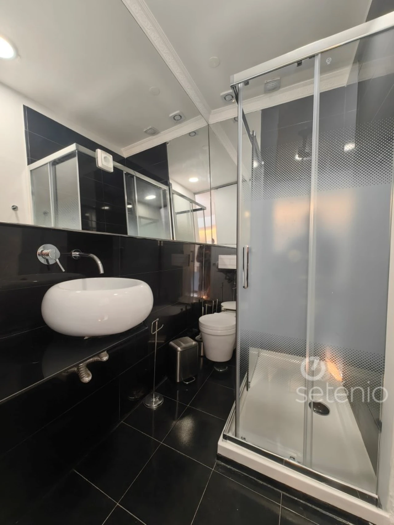 Apartamento T2 para Arrendamento em Santo António Foto 15