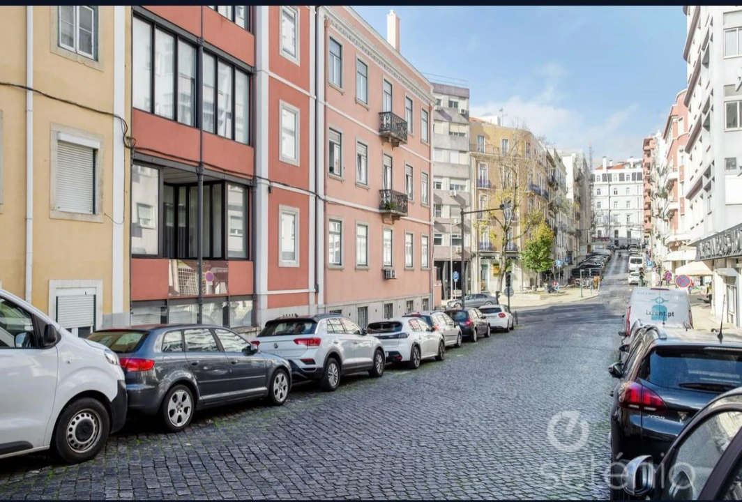 Apartamento T2 para Arrendamento em Santo António Foto 19