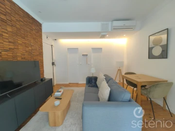Apartamento T2 para Arrendamento em Santo António