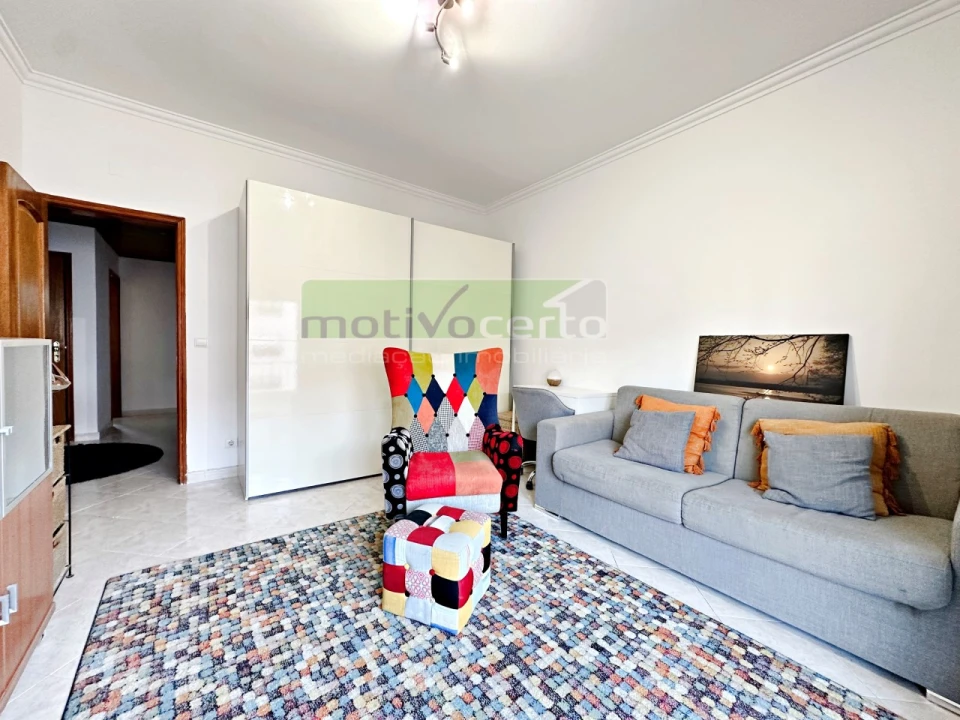 Apartamento T2 para Venda em Cacém e São Marcos Foto 2