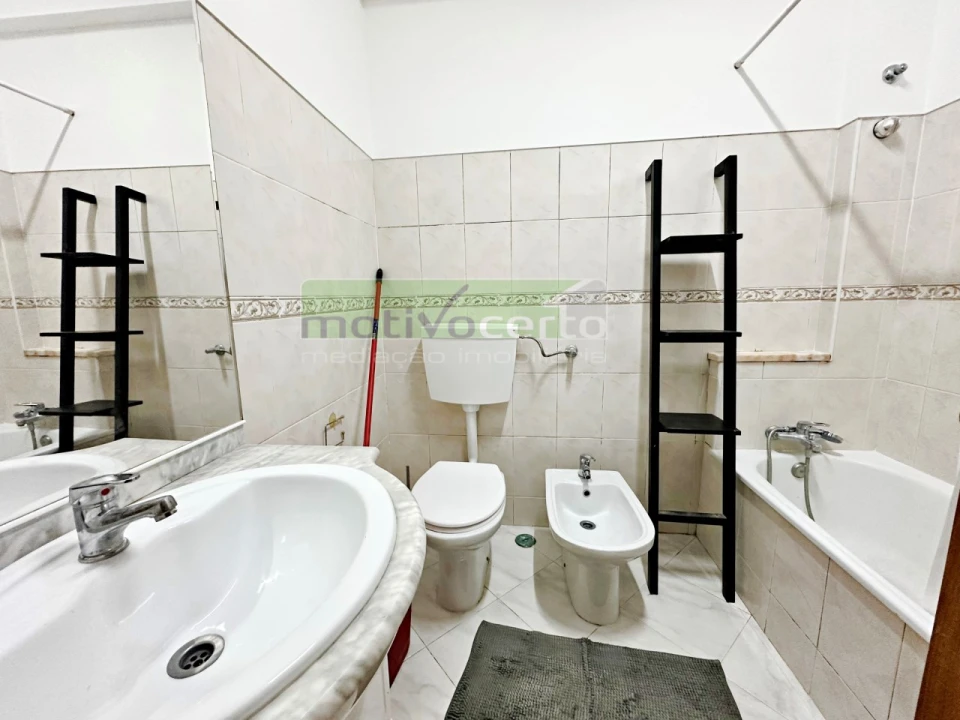 Apartamento T2 para Venda em Cacém e São Marcos Foto 17