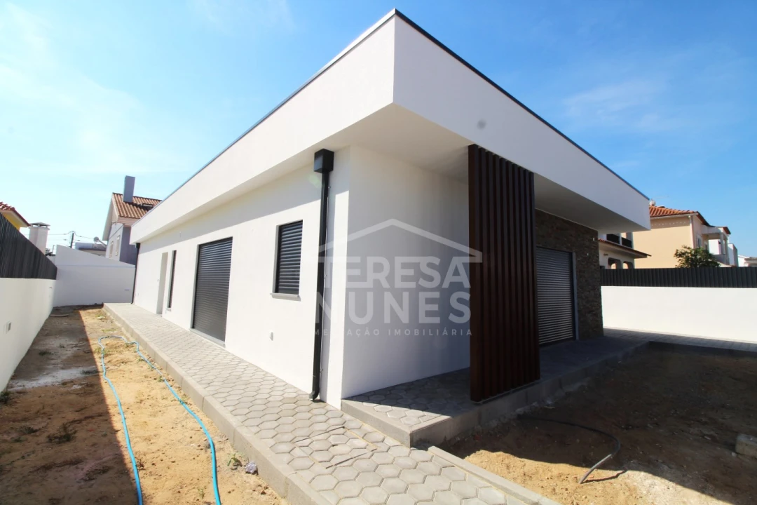 Moradia T3 para Venda em Fernao Ferro Foto 25