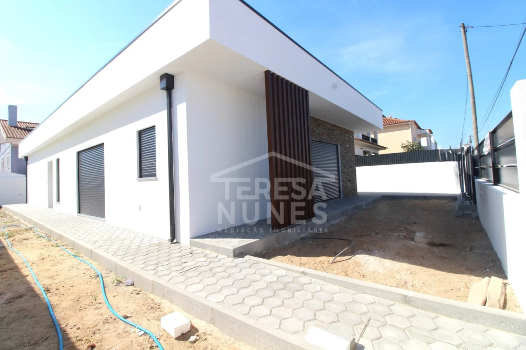 Moradia T3 para Venda em Fernao Ferro Foto 26