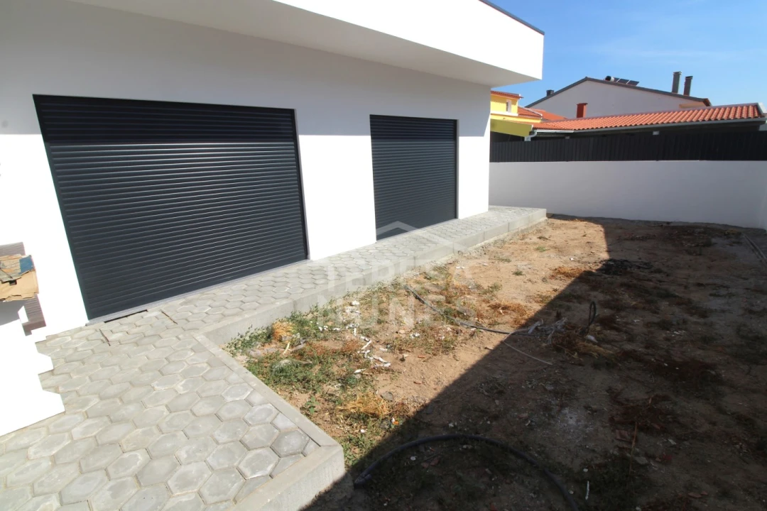 Moradia T3 para Venda em Fernao Ferro Foto 28
