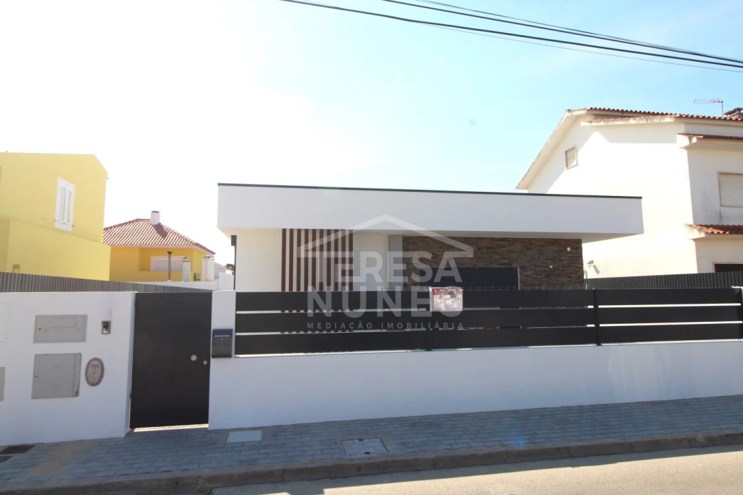 Moradia T3 para Venda em Fernao Ferro Foto 29