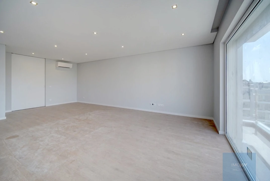 Apartamento T3 para Venda em Carcavelos e Parede Foto 3