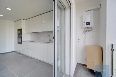 Apartamento T3 para Venda em Carcavelos e Parede