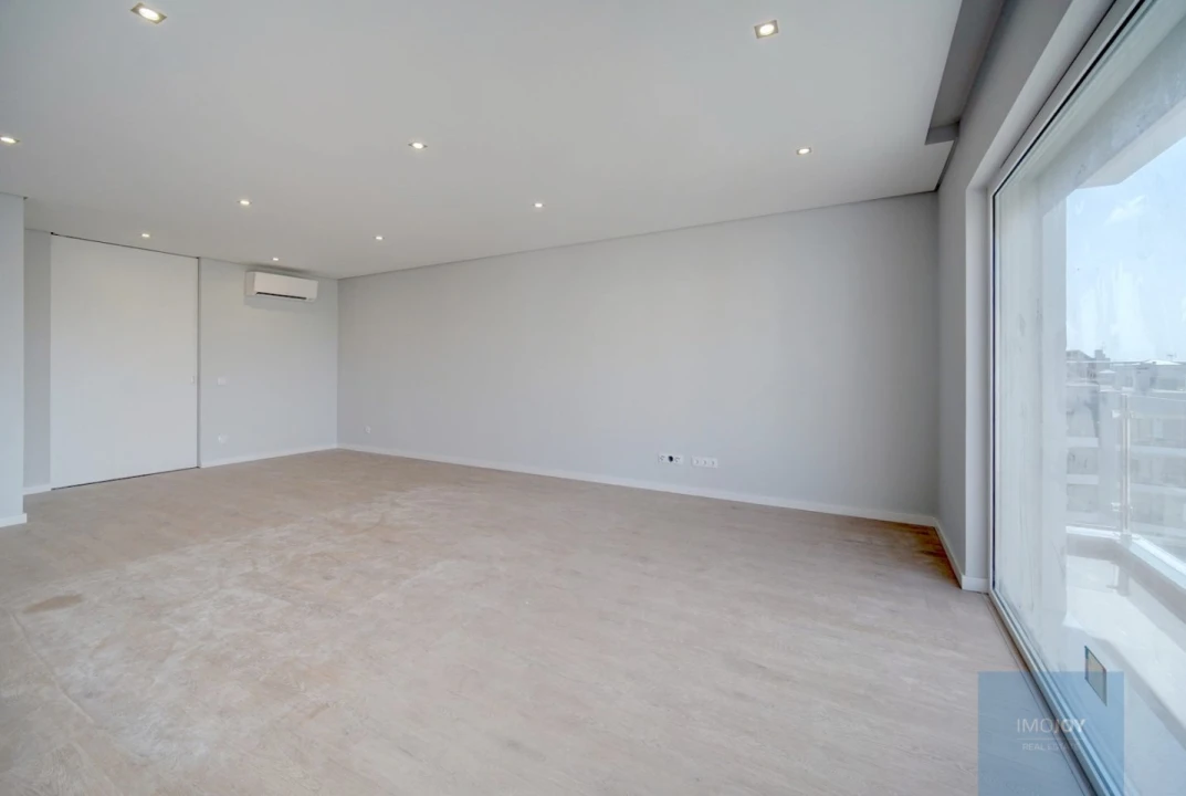 Apartamento T3 para Venda em Carcavelos e Parede Foto 6