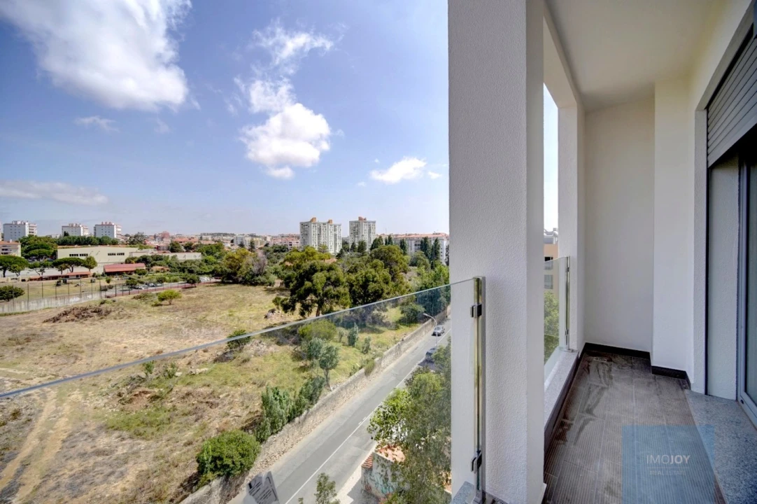 Apartamento T3 para Venda em Carcavelos e Parede Foto 29