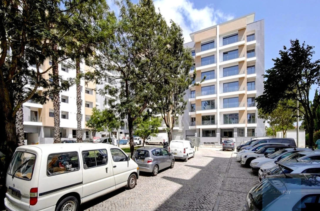 Apartamento T3 para Venda em Carcavelos e Parede Foto 35