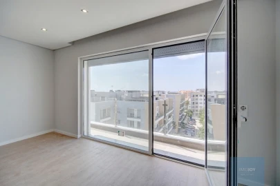 Apartamento T3 para Venda em Carcavelos e Parede