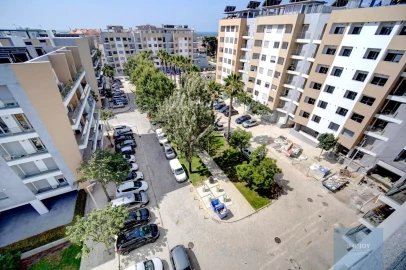 Apartamento T3 para Venda em Carcavelos e Parede