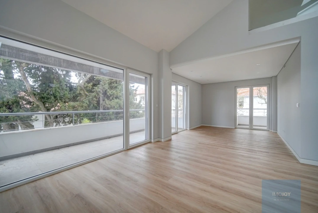 Apartamento T3 para Venda em Carcavelos e Parede Foto 1