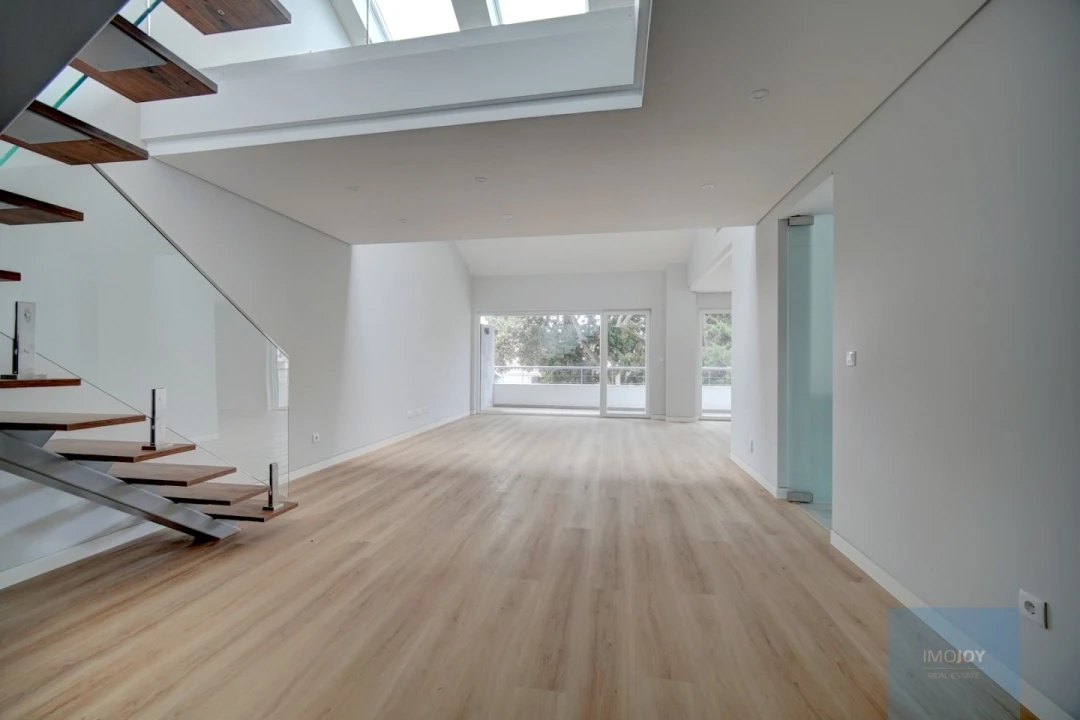 Apartamento T3 para Venda em Carcavelos e Parede Foto 2