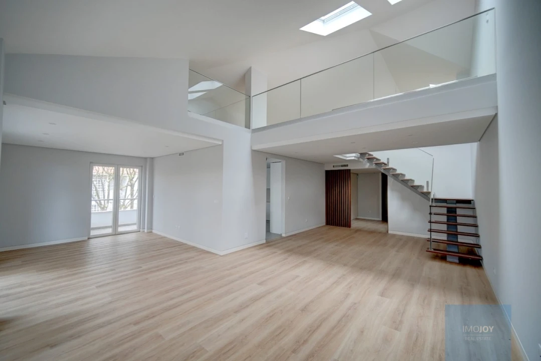 Apartamento T3 para Venda em Carcavelos e Parede Foto 3