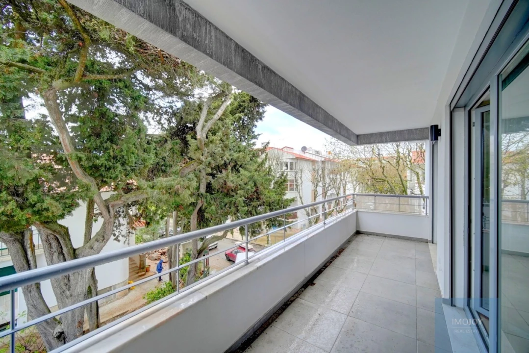 Apartamento T3 para Venda em Carcavelos e Parede Foto 4