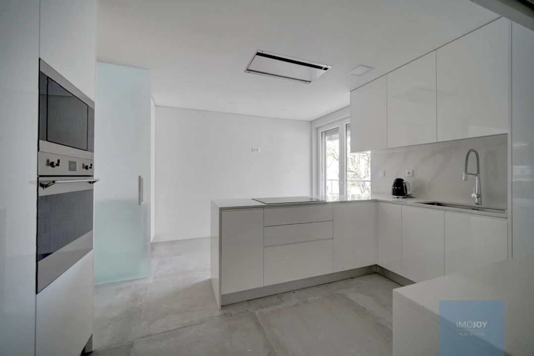 Apartamento T3 para Venda em Carcavelos e Parede Foto 7