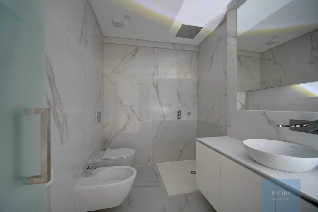 Apartamento T3 para Venda em Carcavelos e Parede Foto 24
