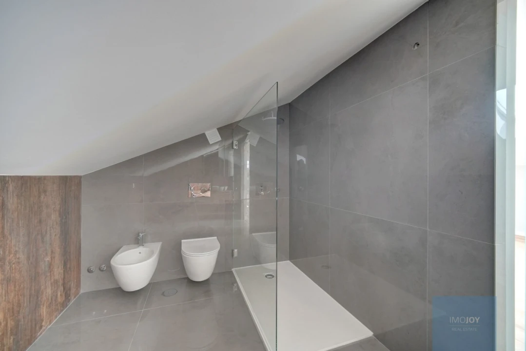 Apartamento T3 para Venda em Carcavelos e Parede Foto 33