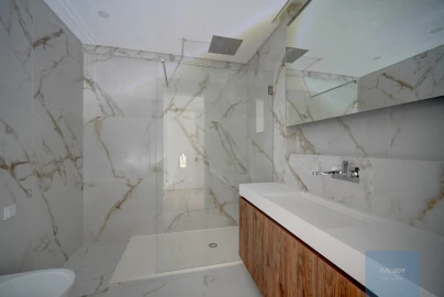 Apartamento T3 para Venda em Carcavelos e Parede
