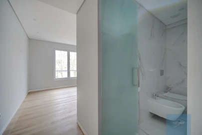 Apartamento T3 para Venda em Carcavelos e Parede