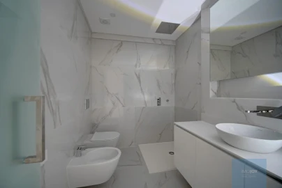 Apartamento T3 para Venda em Carcavelos e Parede