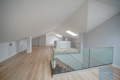 Apartamento T3 para Venda em Carcavelos e Parede