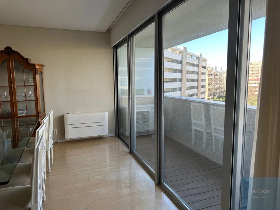 Apartamento T3 para Arrendamento em Ramalde Foto 2
