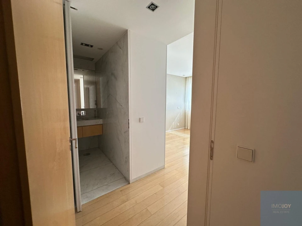 Apartamento T3 para Arrendamento em Ramalde Foto 24
