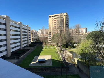 Apartamento T3 para Arrendamento em Ramalde