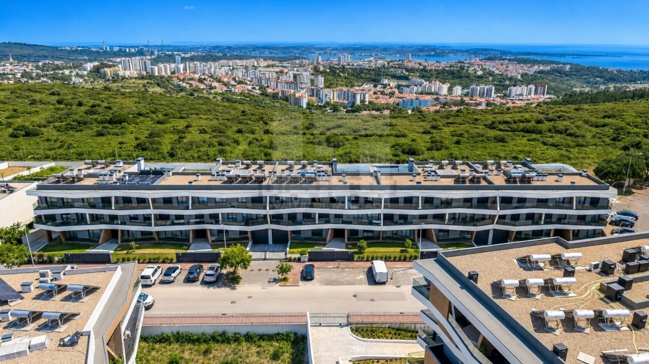 Apartamento T4 para Venda em Venteira Foto 4