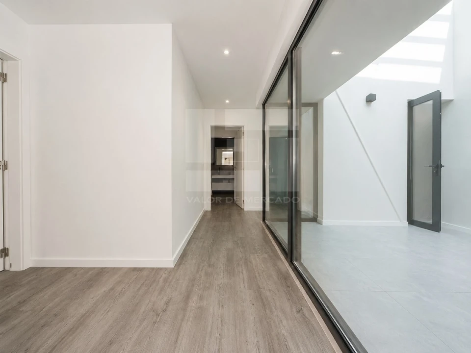 Apartamento T4 para Venda em Venteira Foto 10