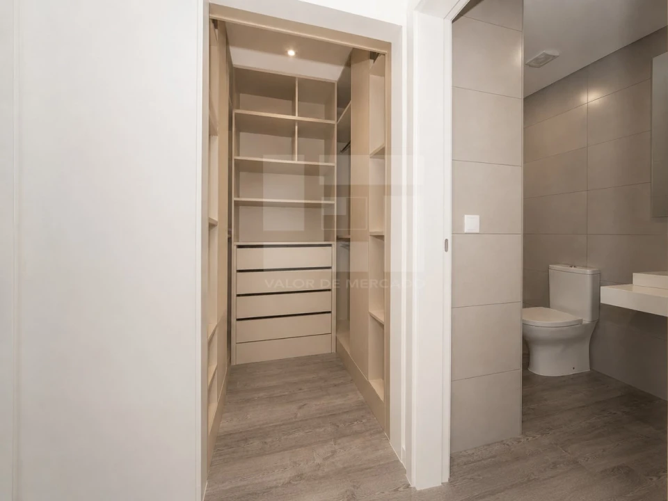 Apartamento T4 para Venda em Venteira Foto 11