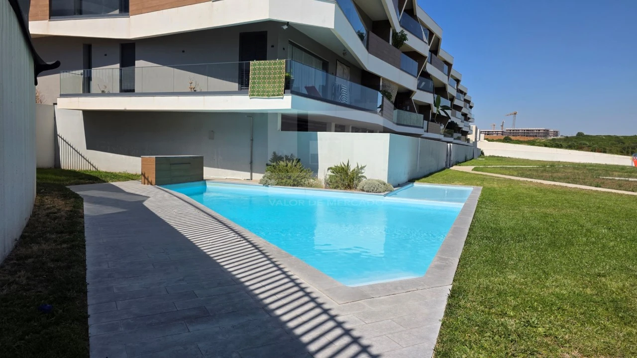 Apartamento T4 para Venda em Venteira Foto 16