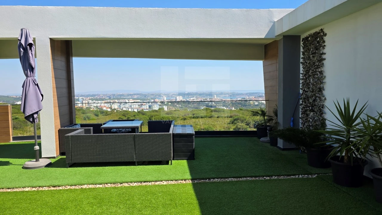 Apartamento T4 para Venda em Venteira Foto 19