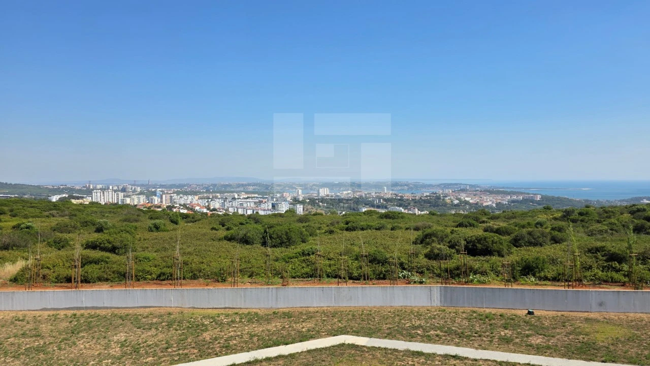 Apartamento T4 para Venda em Venteira Foto 15