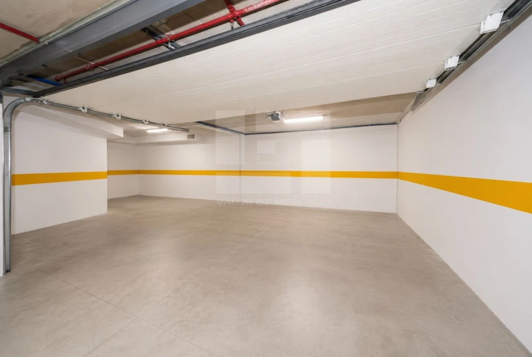 Apartamento T4 para Venda em Venteira Foto 17