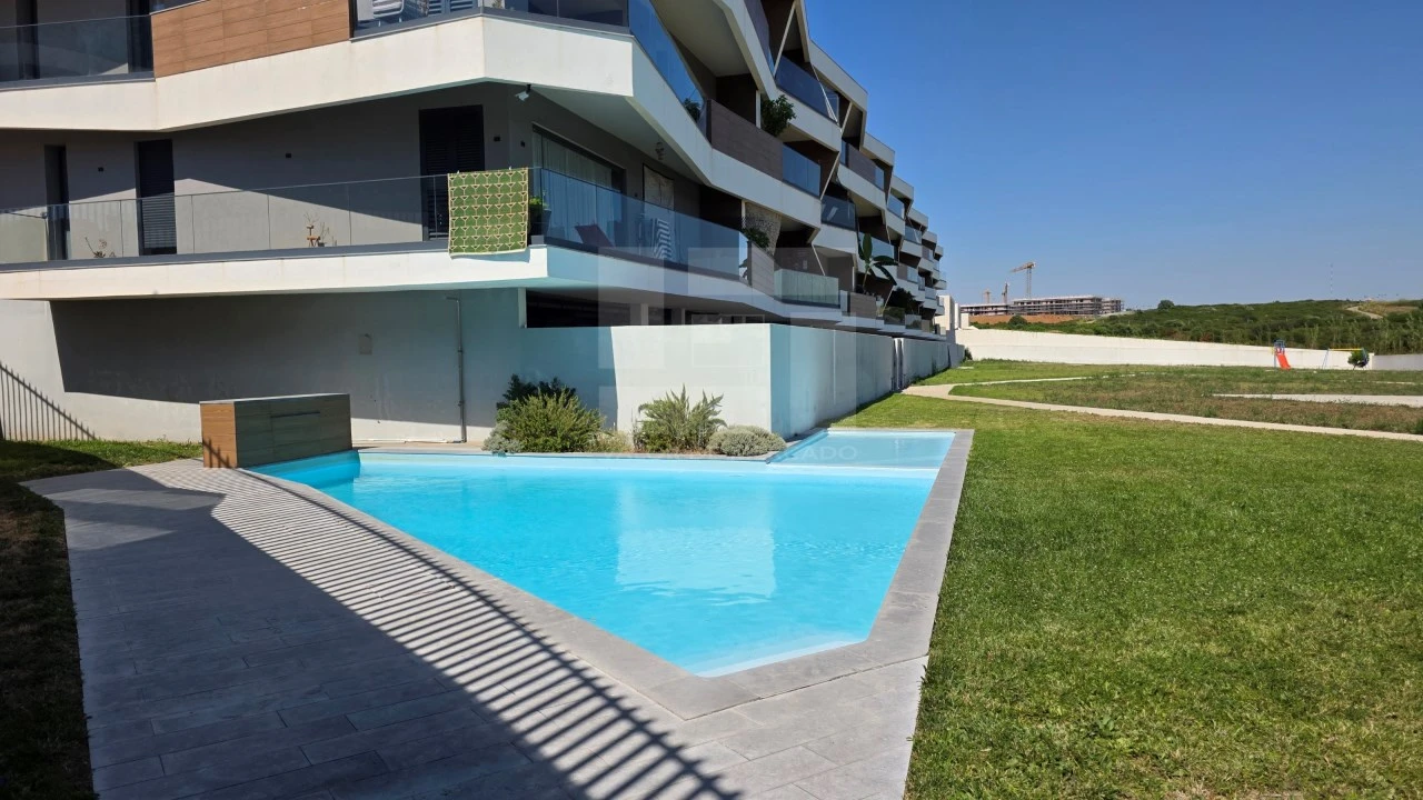 Apartamento T4 para Venda em Venteira Foto 19