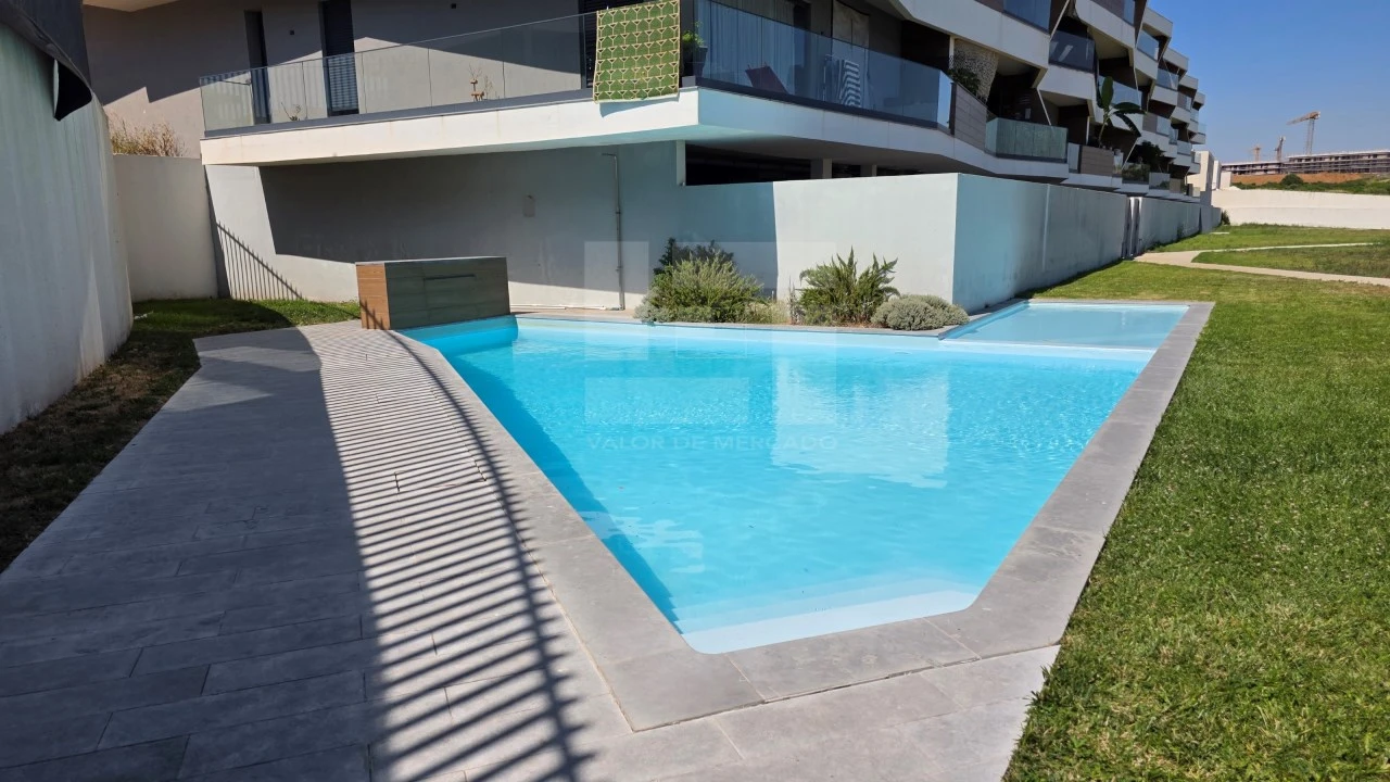 Apartamento T4 para Venda em Venteira Foto 20