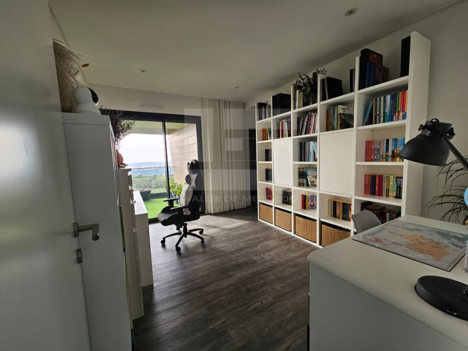 Apartamento T4 para Venda em Venteira Foto 26