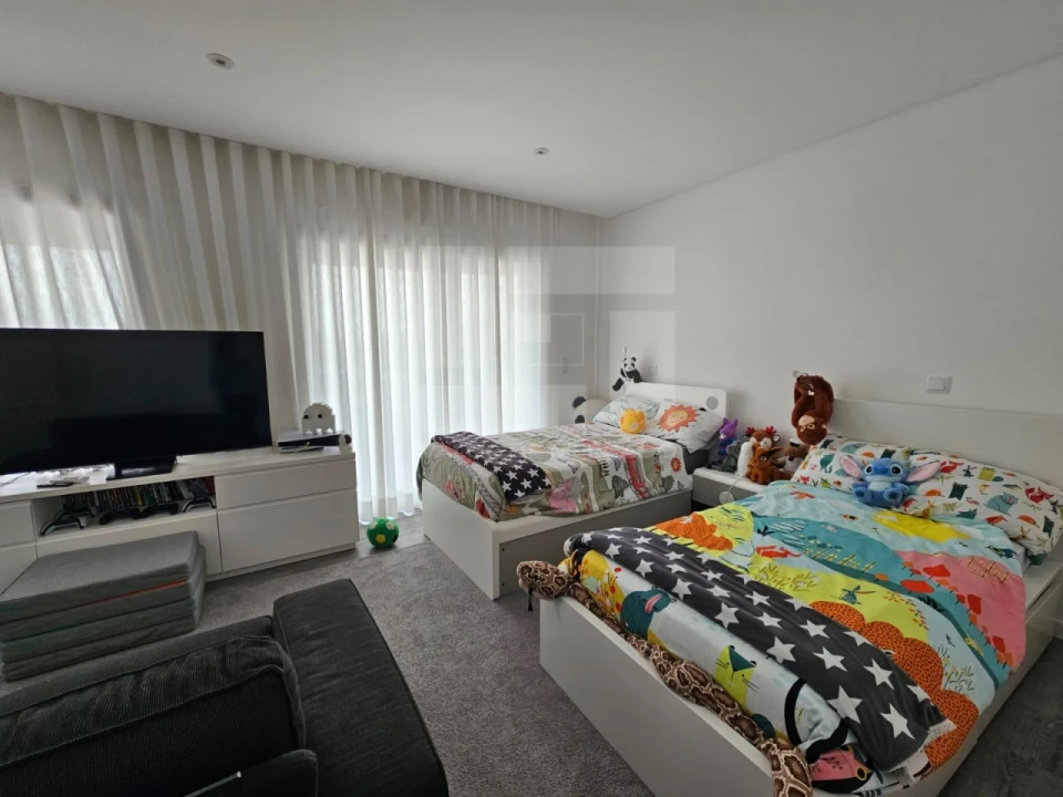 Apartamento T4 para Venda em Venteira Foto 30