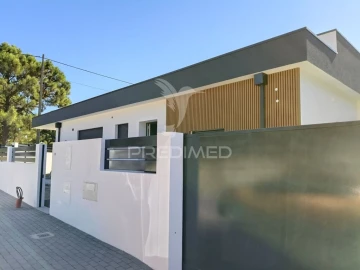 Moradia T3 para Venda em Fernao Ferro